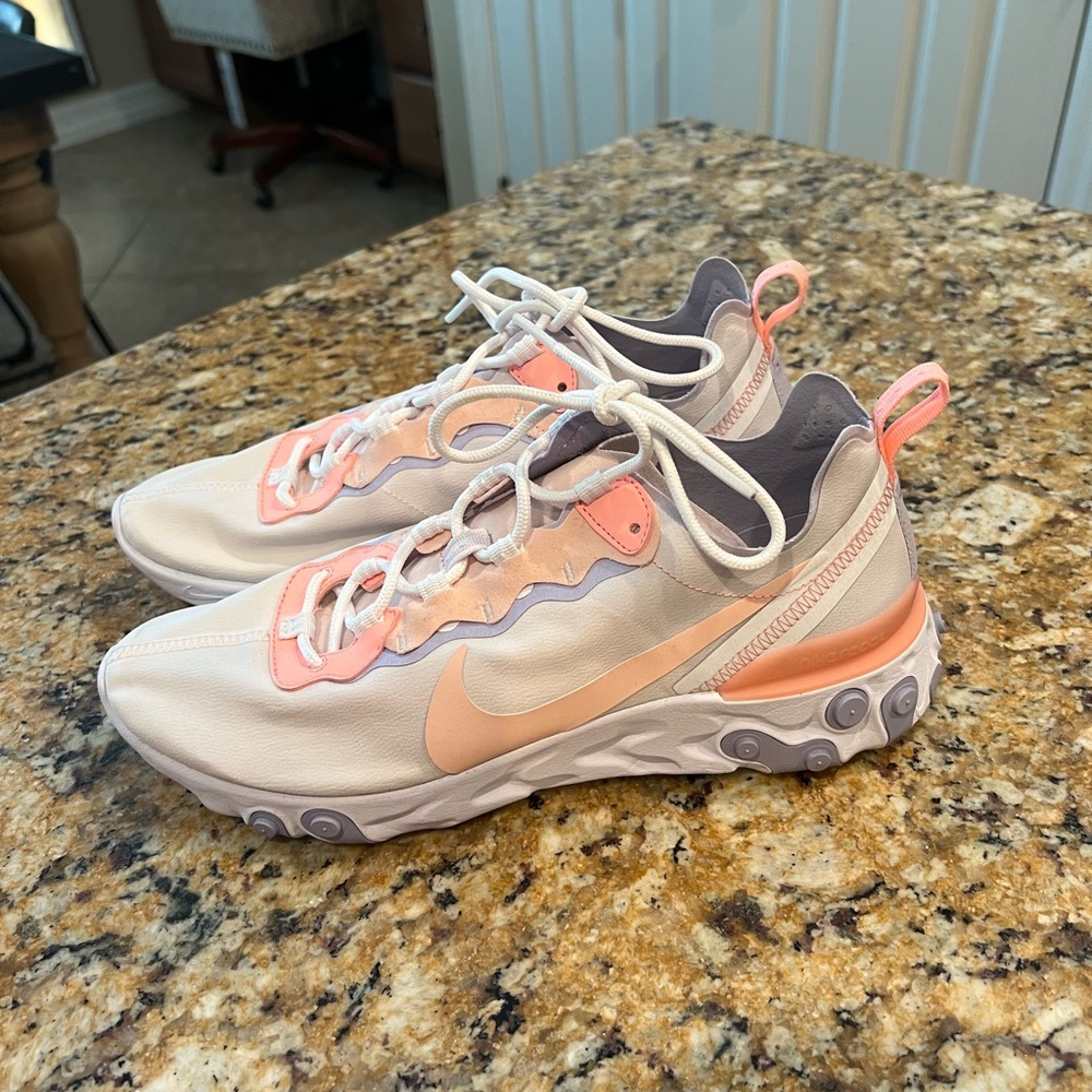Nike React Element 55   Size 11 ladies  Primo Condition